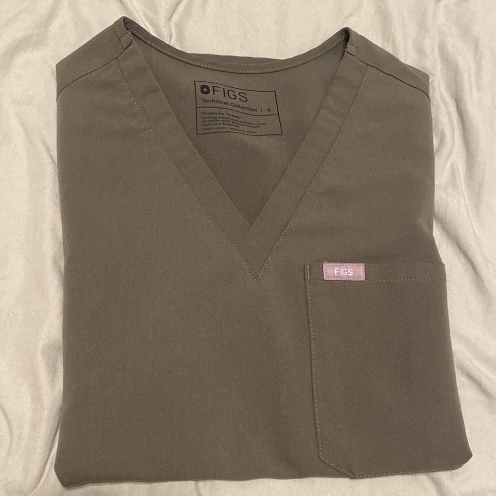Figs Moss Scrub Top